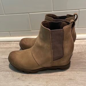 Joan of Arctic Wedge